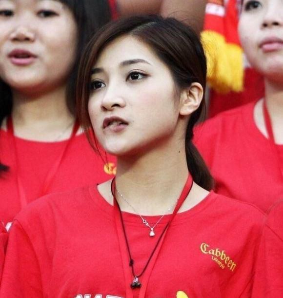 她这一路，已经把眼泪哭干、把嗓子哭哑了，做梦也没想到自己偷了叶辰的银行卡，一转脸却沦为阶下囚。